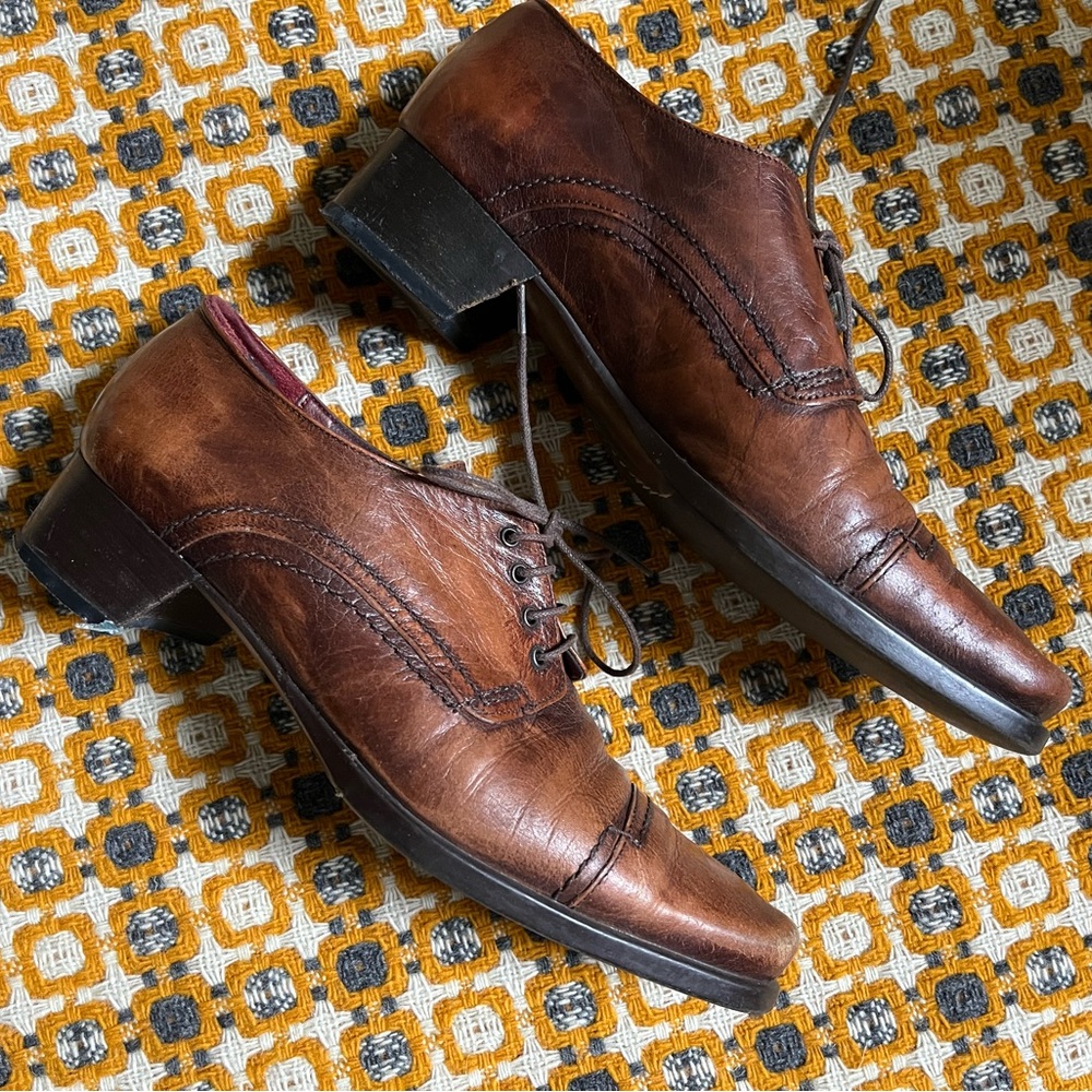Vintage Women’s Brown Leather Oxford Lace-up Shoes Size 35 (US 5-5.5)